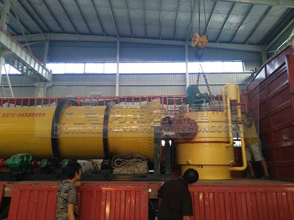 陜西韓城雞2m&times;8m雞糞烘干機(jī)發(fā)貨現(xiàn)場