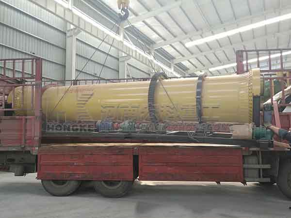 駐馬店西平縣1米×6米的豬糞烘干機(jī)發(fā)貨現(xiàn)場(chǎng)